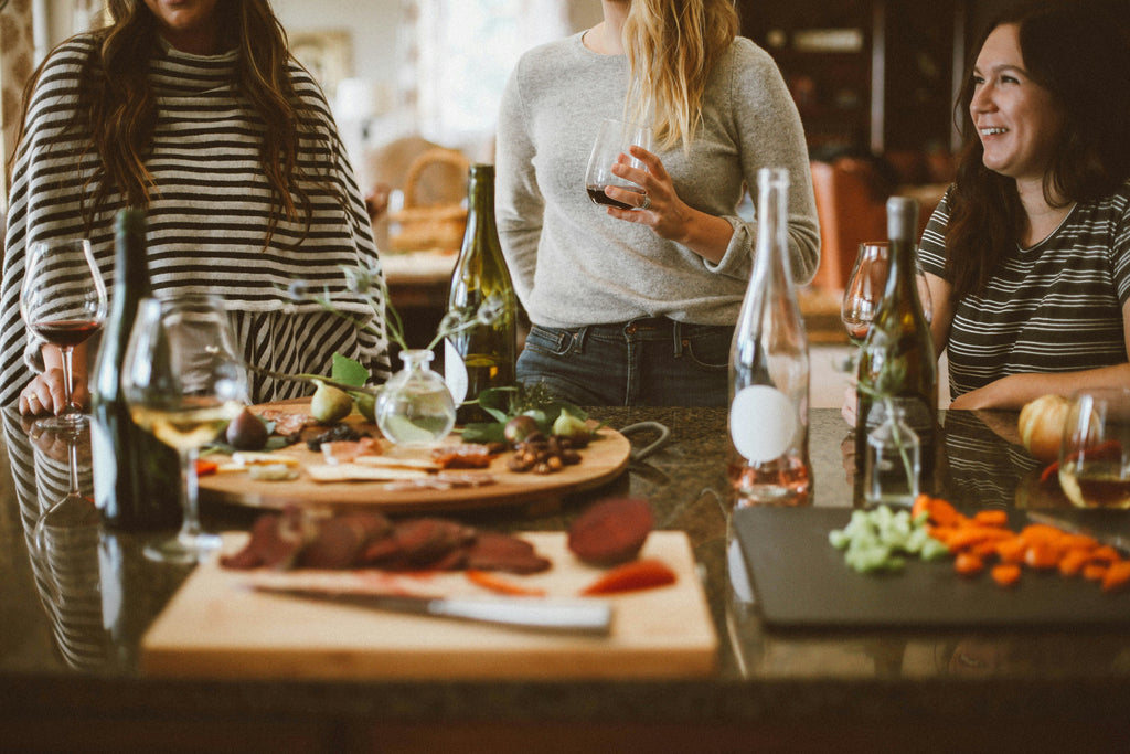 Plan and Host the Ultimate Friendsgiving